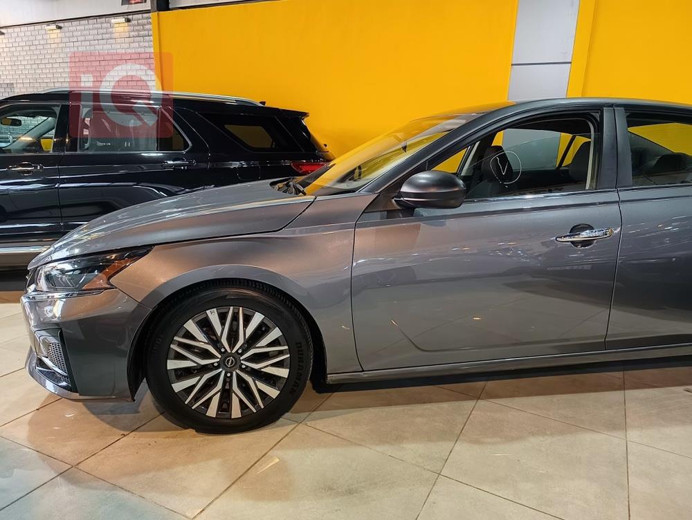 نیسان ئەلتیما